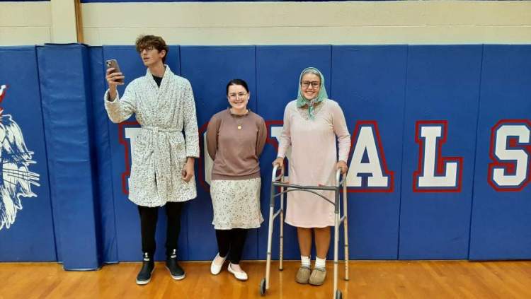 Large image of photo: Seniors